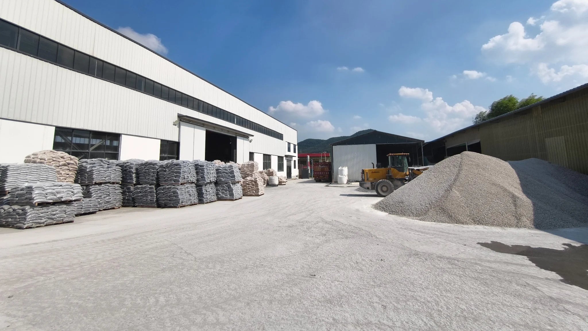 Outdoor yard with natural aggregate material